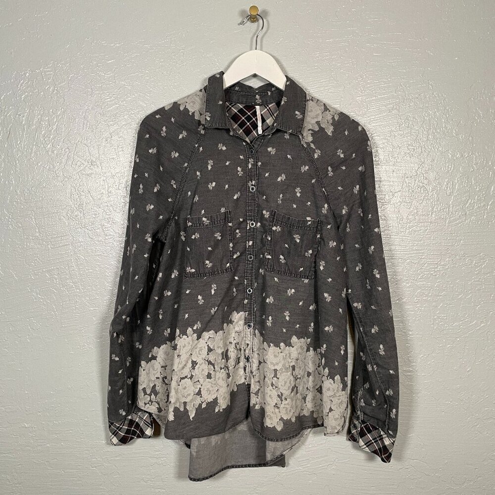 Free People Women M Dottie Over You Gray Floral Plaid Back Button Down Blouse